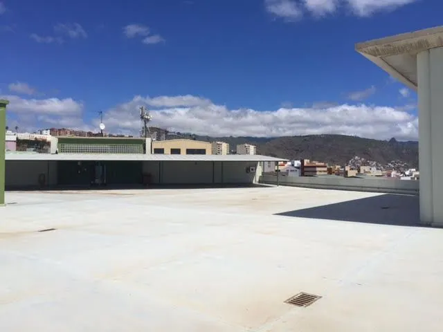 Planta de nave logística en Polígono Costa Sur, ref. N0220, lista para operativa de carga